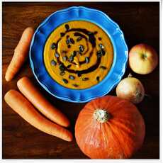 Przepis na Jesienna zupa z pieczonej dyni, marchewki i jabłka