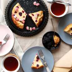 Przepis na Ciasto na weekend - sernik z malinami i jeżynami