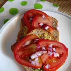 Przepis na Tost z awokado i pomidorem 