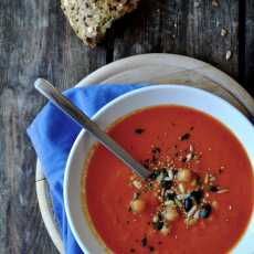 Przepis na Zupa pomidorowo-paprykowa z ciecierzyca i kuminem.