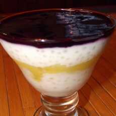 Przepis na Pudding kokosowy z tapioki z lemon curdem i sosem porzeczkowym