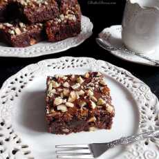 Przepis na Ciasto Czekoladowe z Orzechami Laskowymi (Brownies z Orzechami Laskowymi) 