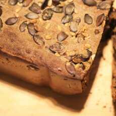 Przepis na Chleb żytni na zakwasie z pestkami dyni
