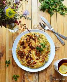 Przepis na Puszysty omlet z kurkami, tymiankiem i natką pietruszki