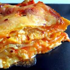 Przepis na Lasagne z cukinią, fetą i sosem paprykowym
