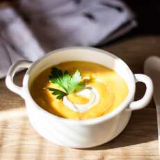 Przepis na Rozgrzewająca zupa dyniowa