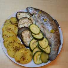 Przepis na Ryba na parze - dla tych co na diecie i warzywa w gratisie/Fish on steam - for those on a diet and vegetable bonus