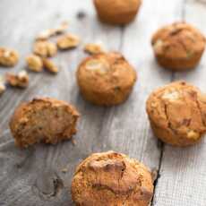 Przepis na Imbirowe muffiny z orzechami włoskimi i gruszka (wegańskie, bezglutenowe, bez cukru)