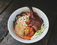 Przepis na Wietnamska zupa z pieczonej kaczki