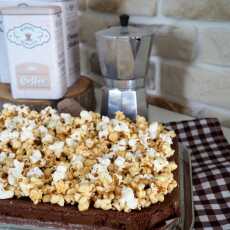 Przepis na Brownie z popcornem w solonym karmelu