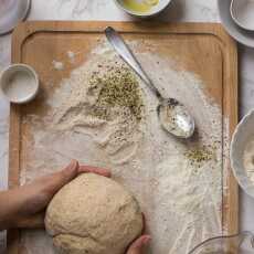 Przepis na Jak zrobić ciasto do pizzy z mąką pełnoziarnistą i ziarnami? Pizza pełnoziarnista