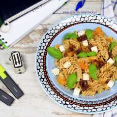 Przepis na Lunch box do zabrania do pracy: pełnoziarnista pasta z karmelizowaną dynią!