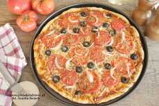 Przepis na Pizza ze świeżymi pomidorami
