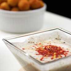 Przepis na Jogurtowy sos z chilli do przekąsek