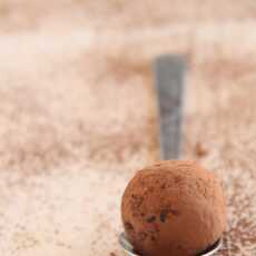 Przepis na Wegańskie trufle piernikowo-kawowe/ Vegan gingerbread-coffee truffles