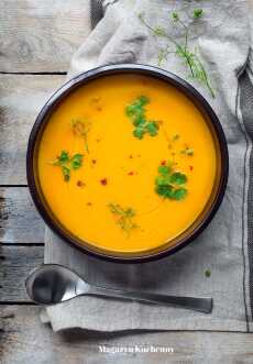 Przepis na Zupa z pieczonej marchewki z imbirem i miodem