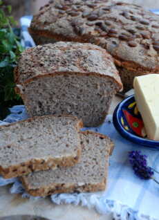 Przepis na Chleb żytni pełnoziarnisty na zakwasie