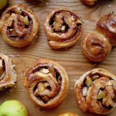 Przepis na Cynamonowe bułeczki z jabłkami / Cinnamon Apple Rolls