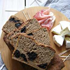 Przepis na Chleb żytni ze śliwkami (na zakwasie)