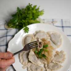 Przepis na Pierogi nibymięsne z soczewicą i pieczarkami