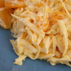 Przepis na Sałatka z żółtego sera i mandarynek