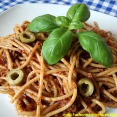 Przepis na Spaghetti z czerwonym pesto