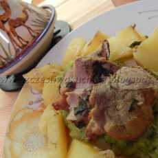 Przepis na Polędwica wieprzowa z ziemniakami i purée brokułowym z tajina