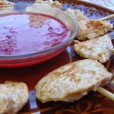 Przepis na Asian chicken satay with spicy strawberry sauce