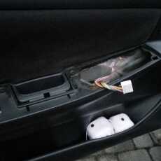 Przepis na Naprawa przycisków sterowania szybami Toyota Corolla E12