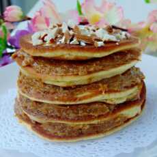 Przepis na Jaglane pancakes z kremem migdałowo-miodowym