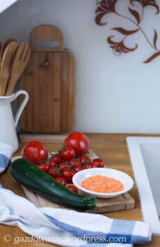 Przepis na Obiad dla wegetarian. Lazania z czerwoną soczewicą i warzywami
