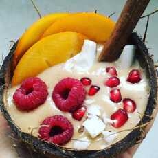Przepis na Banan + kaki + woda kokosowa + cynamon 