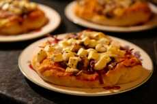 Przepis na Mini pizze z oliwkami i serem fetta