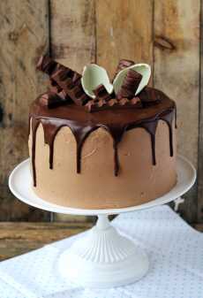 Przepis na Tort potrójnie czekoladowy z kinder czekoladą…