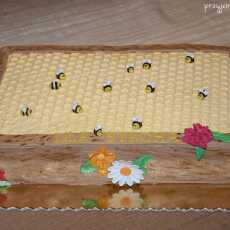 Przepis na Tort plaster miodu z pszczółkami