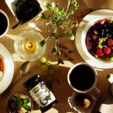 Przepis na Śniadanie dla dwojga - smoothie bowls z quinoą i prozdrowotnymi dżemami 