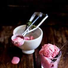 Przepis na LODY WIŚNIOWE Z WERBENĄ - LEMON VERBENA AND SOUR CHERRY ICE CREAM