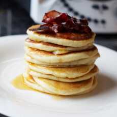 Przepis na Pancakes z syropem klonowym i boczkiem