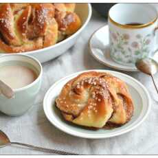 Przepis na Buleczki Slimaczki kardamonowe z nadzieniem cynamonowym (Kanelbullar) czyli Slodki Czwartek odc.126