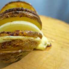 Przepis na Ziemniaki hasselback z cebulą i serem