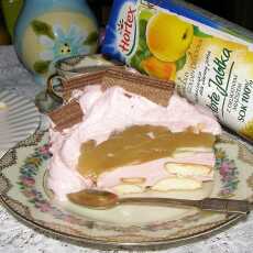 Przepis na Smaczny deser z sokiem jabłkowym i jogurtem z biszkoptami i bitą śmietaną galaretkową...
