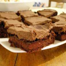 Przepis na Wegańskie ciasto czekoladowe (z dodatkiem buraka) z kremem orzechowo-czekoladowym 