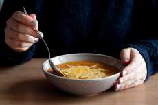 Przepis na Zupa z pieczonej papryki i kalafiora