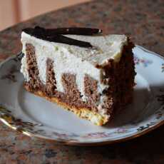 Przepis na Tort z chrupiaca nutella i rolada kakaowa z kremem o smaku białej czekolady