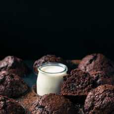Przepis na Mega czekoladowe, wilgotne muffiny