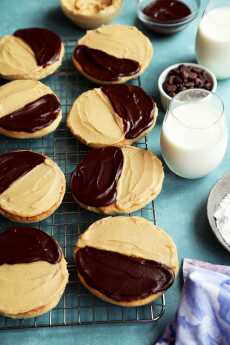 Przepis na Peanut Butter Black and Tan Cookies