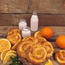 Przepis na Drożdżowe ślimaczki z kremem pomarańczowym