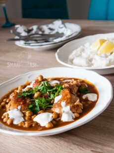 Przepis na Curry z kurczakiem i ciecierzycą