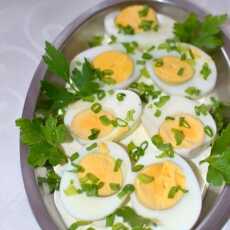 Przepis na Jajka w sosie porowym