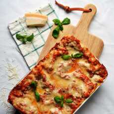 Przepis na Klasyczna lasagne z sosem pomidorowo-mięsnym